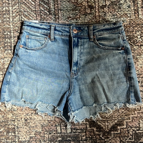 3 pairs of American eagle Jean shorts size 8 - Picture 2 of 8